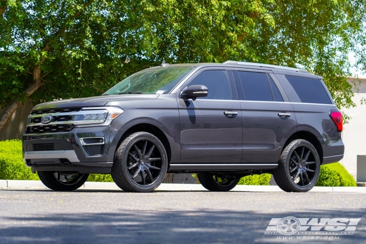 2023 Ford Expedition with 24" Lexani R-Twelve CVR in Gloss Black wheels