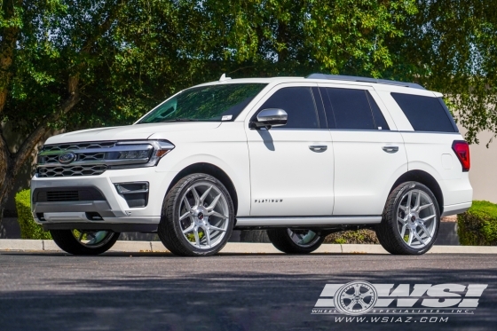 2023 Ford Expedition with 24" Giovanna Haleb CC in Silver Machined wheels