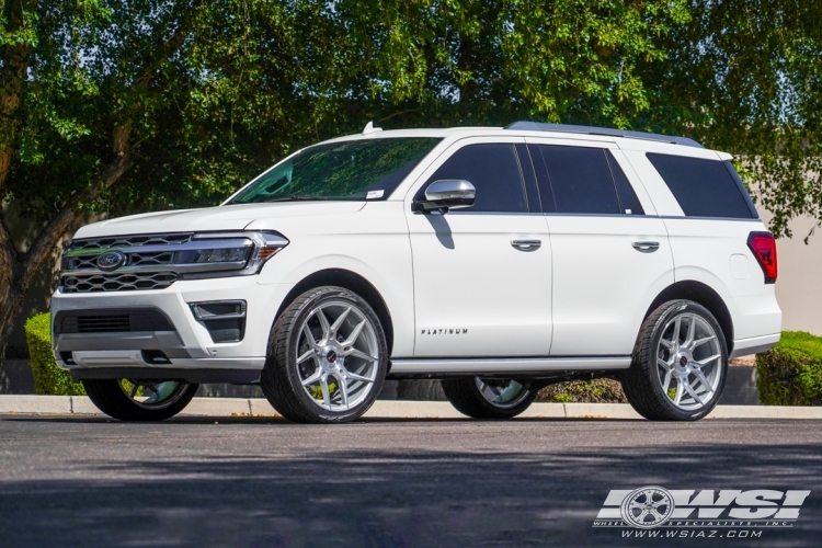 2023 Ford Expedition with 24" Giovanna Haleb CC in Silver Machined wheels