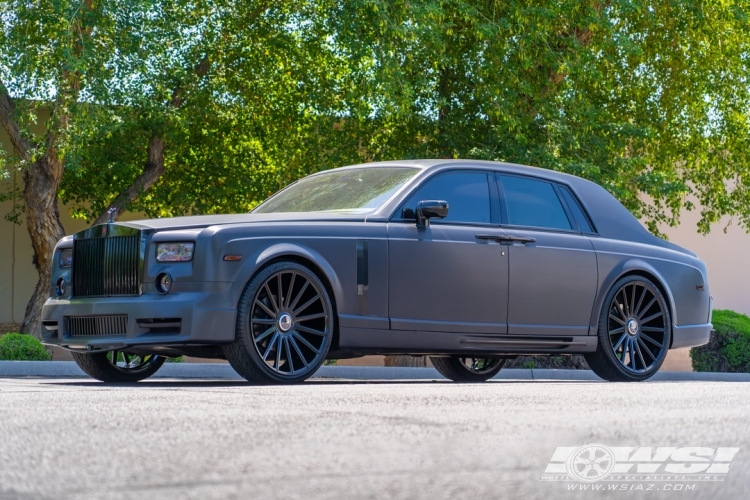 2006 Rolls-Royce Phantom with 26" Gianelle Verdi in Gloss Black wheels