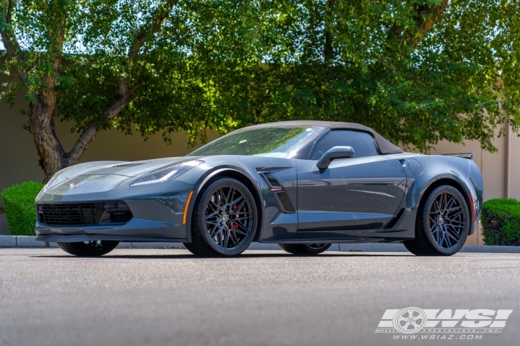 2019 Chevrolet Corvette with 20" Vossen HF-7 in Gloss Black wheels