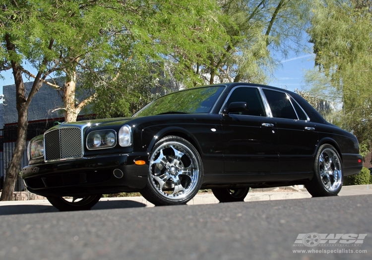2005 Bentley Arnage with 22" GFG Forged Trento-5 in Chrome wheels