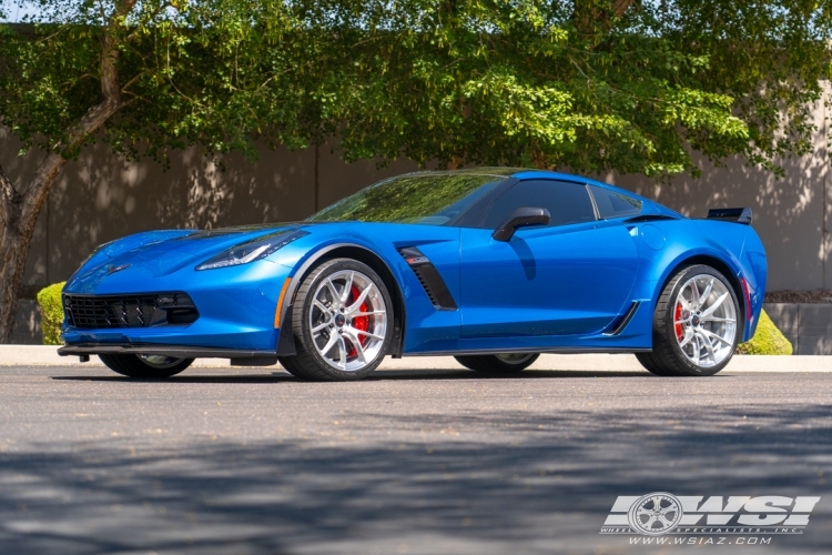 2019 Chevrolet Corvette with 18" Apex VS-5RS in Custom wheels