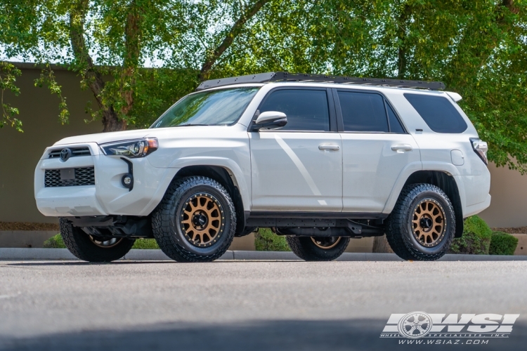 2021 Toyota 4-Runner with 18" Method Race Wheels MR305 NV in Bronze (Matte Black Lip) wheels