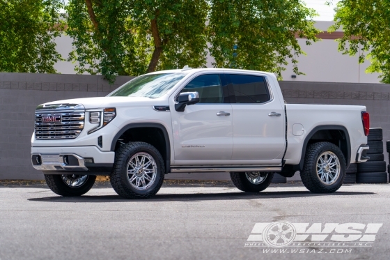 2023 GMC Sierra 1500 with 20" Hostile Off Road H126 Maniac in Chrome (Armor Plated) wheels