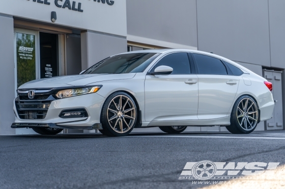 2019 Honda Accord with 20" Vossen HF-3 in Gloss Graphite (Polished Face) wheels