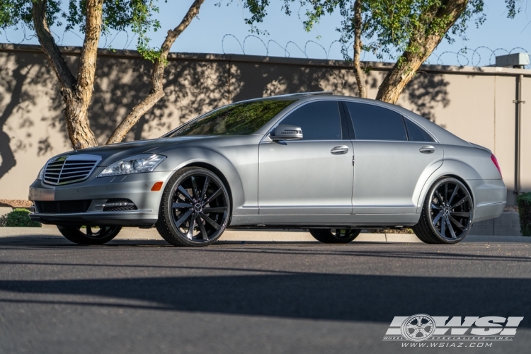 2011 Mercedes-Benz S-Class with 22" Koko Kuture Kapan in Gloss Black wheels