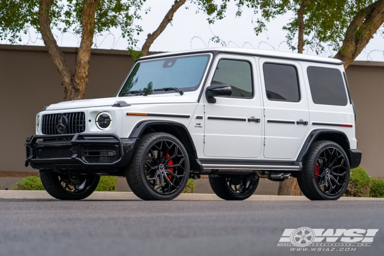 2024 Mercedes-Benz G-Class with 24" Gianelle Monte Carlo in Gloss Black wheels