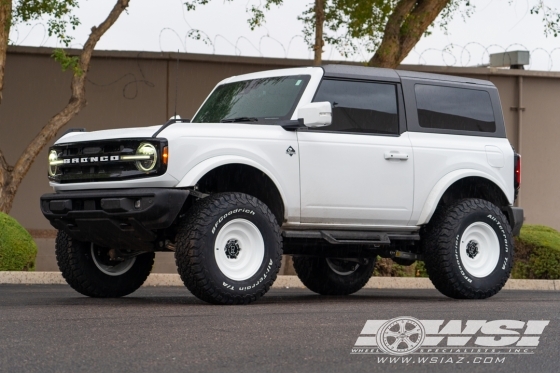 2023 Ford Bronco with 17" Black Rhino Solid in Gloss White wheels