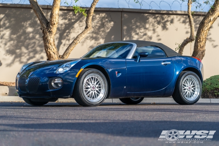 2007 Pontiac Solstice with 18" Vors VR8 in Silver (Machined Lip Chrome Rivets) wheels