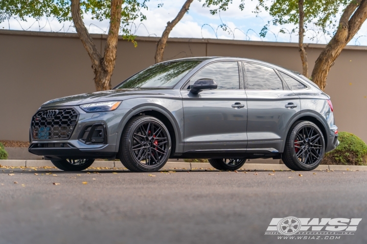 2024 Audi SQ5 with 21" Vossen HF-7 in Gloss Black wheels