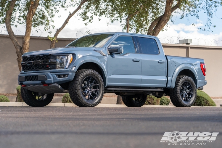 2023 Ford F-150 with 22" Vossen HF6-4 in Satin Black wheels