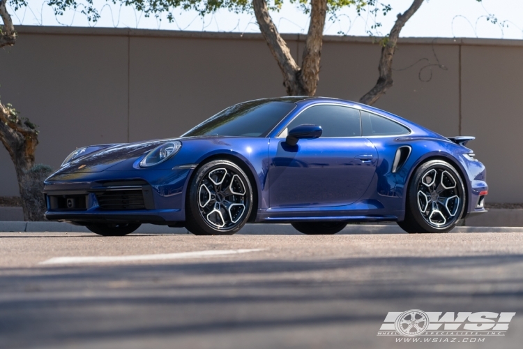 2022 Porsche 911 with Rotiform HUR in Custom wheels