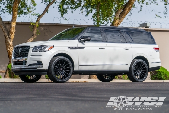 2024 Lincoln Navigator with 24" Gianelle Verdi in Gloss Black wheels