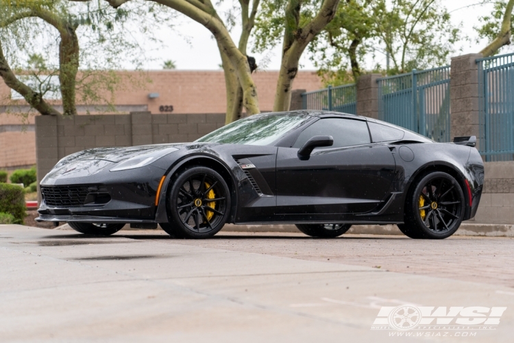 2016 Chevrolet Corvette with 20" Vossen HF-3 in Gloss Black (Custom Finish) wheels