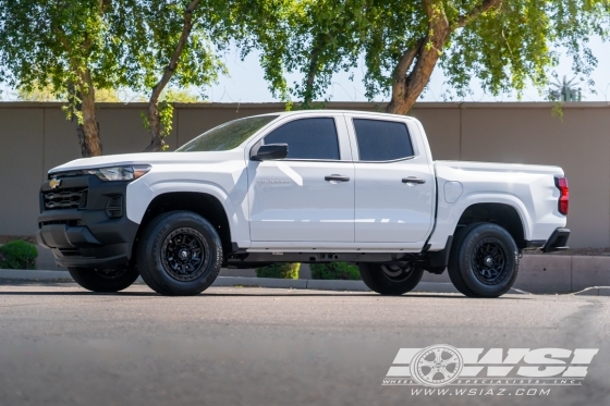 2024 Chevrolet Colorado with 17" Fuel Covert D694 in Matte Black wheels