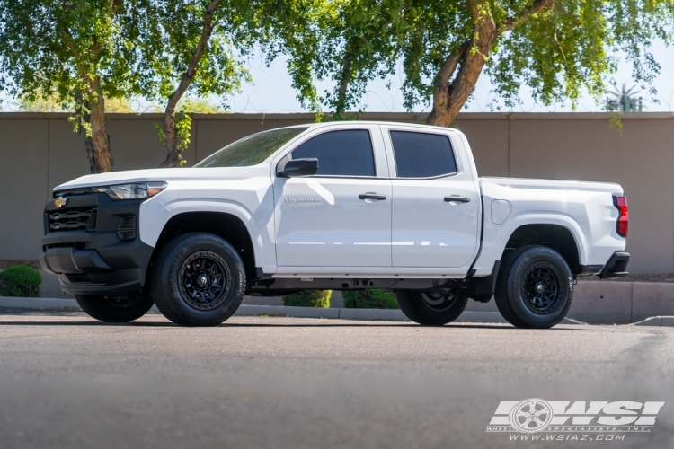 2024 Chevrolet Colorado with 17" Fuel Covert D694 in Matte Black wheels