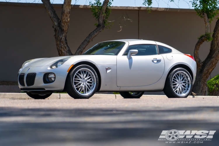 2009 Pontiac Solstice with 19" MRR GT1 in Silver wheels
