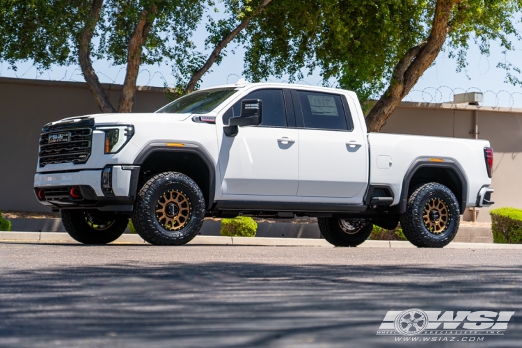 2024 GMC Sierra 2500 with 18" Method Race Wheels MR305 NV HD in Bronze (Matte Black Lip) wheels