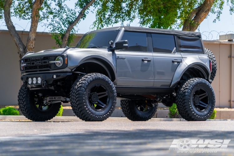 2022 Ford Bronco with 20" Fuel SFJ D763 in Matte Black wheels
