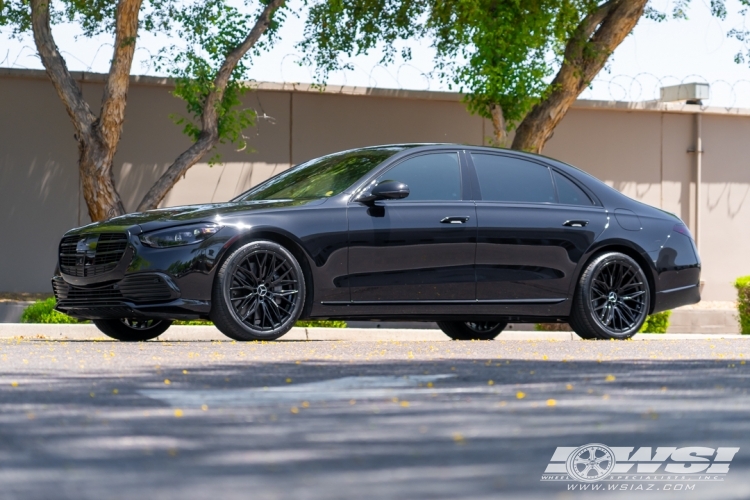 2023 Mercedes-Benz S-Class with 20" Lexani Aries in Gloss Black wheels