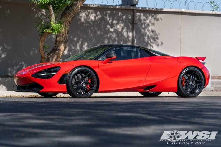 2022 McLaren 720S with 21" VR Forged D04 in Gloss Black wheels