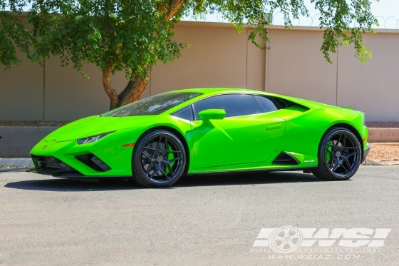 2021 Lamborghini Huracan with 21" VR Forged D04 in Gloss Black wheels