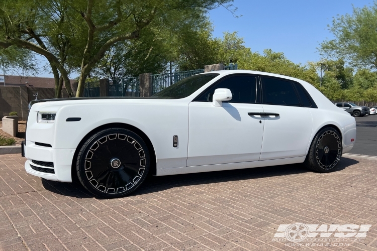 2019 Rolls-Royce Phantom with 24" Giovanna Dicotto in Gloss Black Machined (covered cap) wheels
