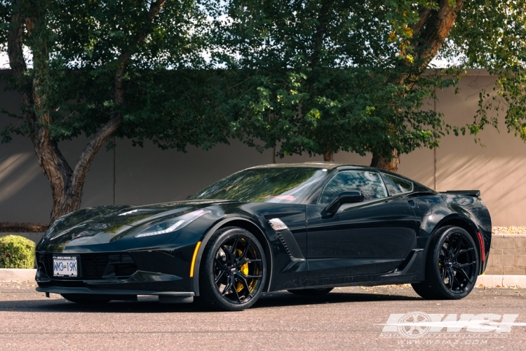 2016 Chevrolet Corvette with 19 and 20" Vossen HF-5 in Gloss Black wheels