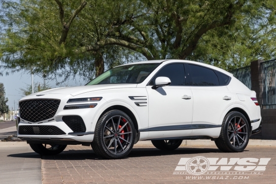 2025 Genesis GV80 with 22" Ferrada FR10 in Graphite Machined wheels