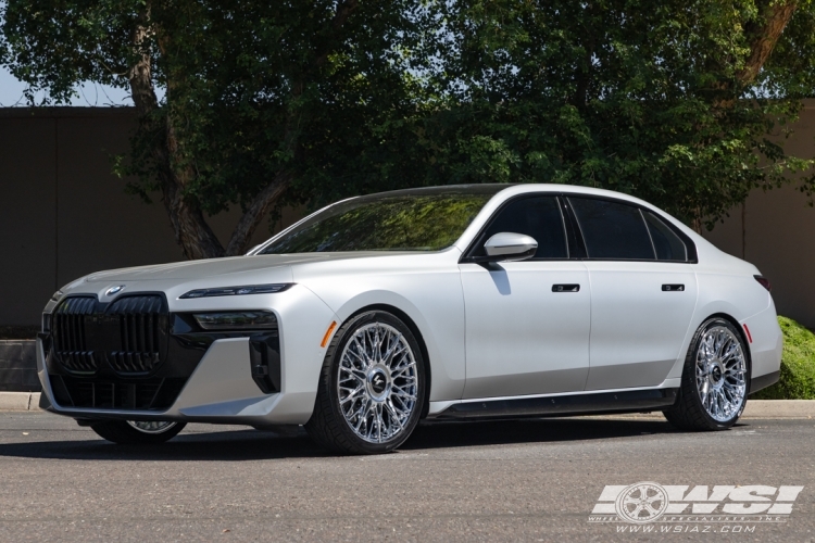 2023 BMW i7 with 22" Lexani Newport XL in Chrome wheels