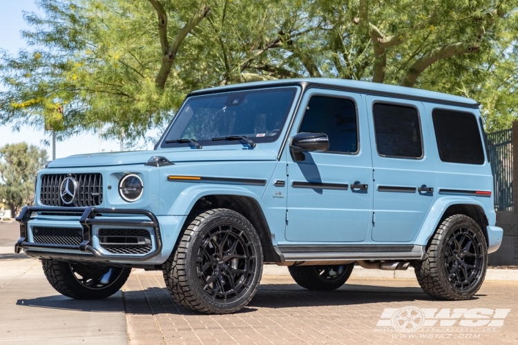 2021 Mercedes-Benz G-Class with 22" Vossen HFX-1 in Gloss Black wheels