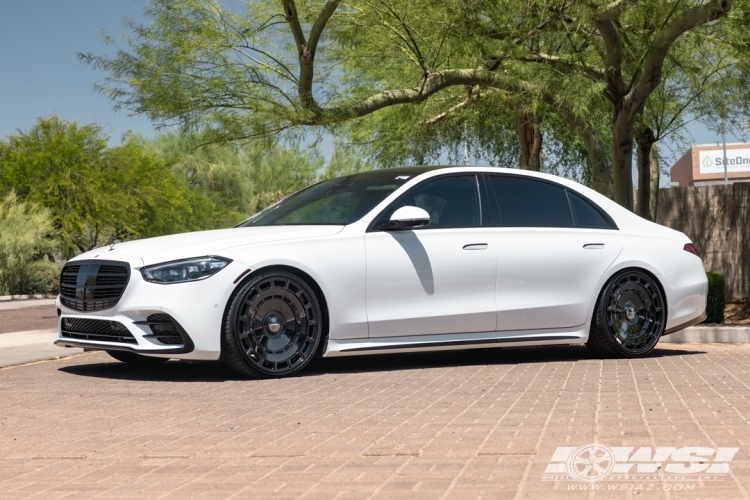 2026 Mercedes-Benz S-Class with 22" Vossen HF-9 in Gloss Black wheels