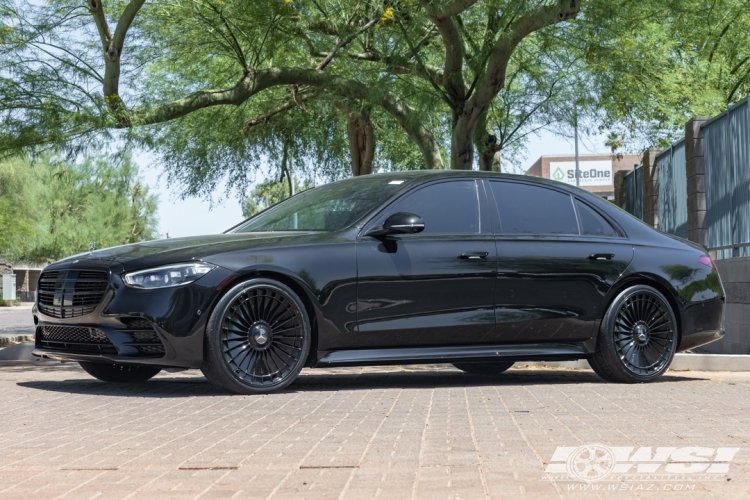 2026 Mercedes-Benz S-Class with 22" Giovanna Kapletta in Gloss Black wheels