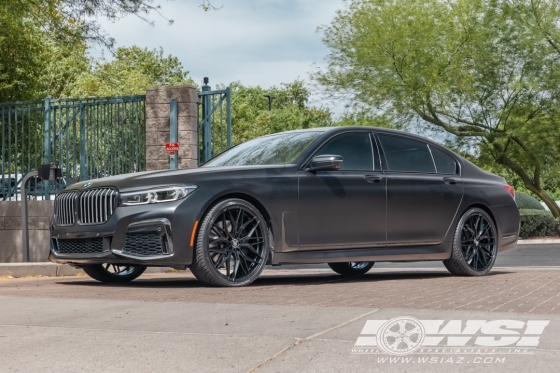 2022 BMW 7-Series with 22" Rohana RFX17 in Gloss Black wheels