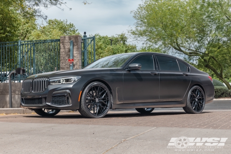 2022 BMW 7-Series with 22" Rohana RFX17 in Gloss Black wheels