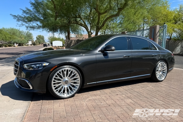 2022 Mercedes-Benz S-Class with 22" RDB Signature in Custom wheels