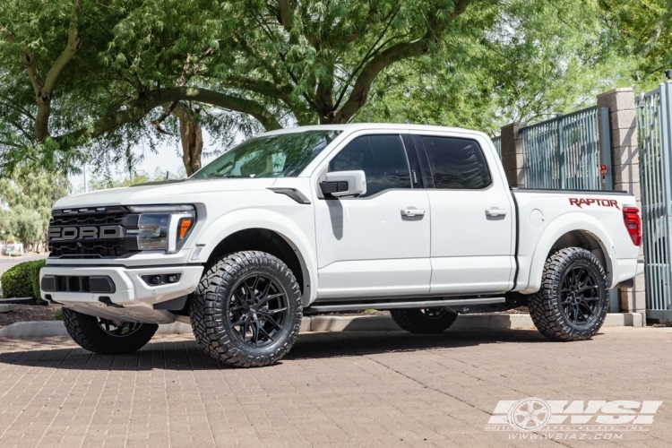 2024 Ford F-150 with 20" Vossen HF6-4 in Gloss Black wheels