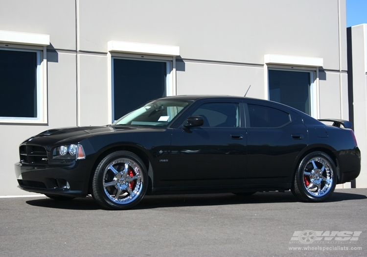 2008 Dodge Charger with 20" Gianelle Spezia-5 in Chrome wheels