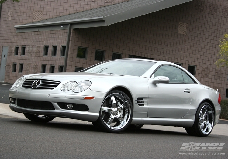 2006 Mercedes-Benz SL-Class with 20" Maya DLS in Chrome wheels