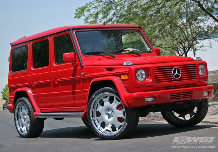 2005 Mercedes-Benz G-Class with 24" GFG Forged Trento-7 in Custom wheels