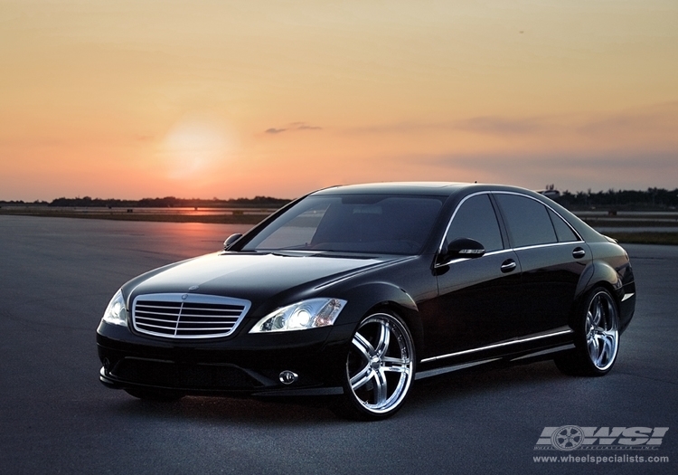 2008 Mercedes-Benz S-Class with 22" Vossen VVS-078 in Silver wheels