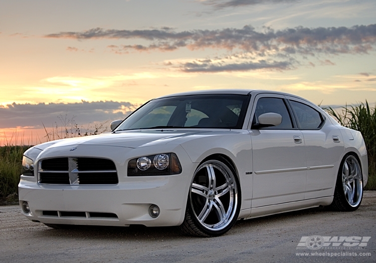 2008 Dodge Charger with 22" Vossen VVS-078 in Silver wheels