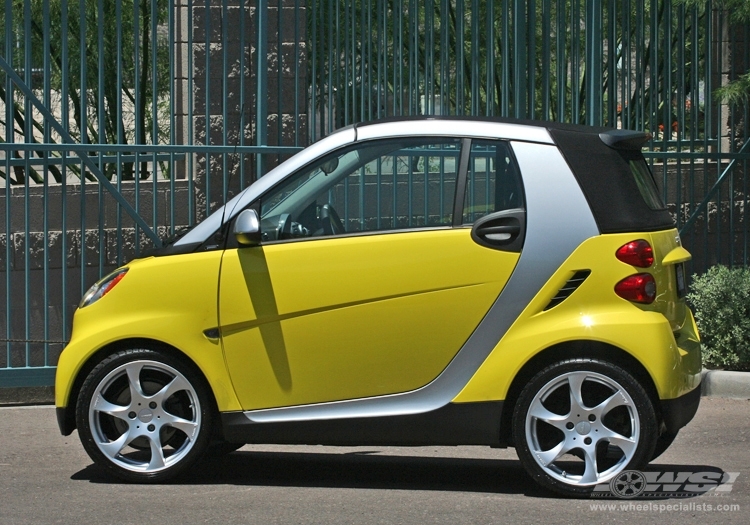 2009 Smart Fortwo with 17" Lorinser Speedy in Silver (Hyper) wheels