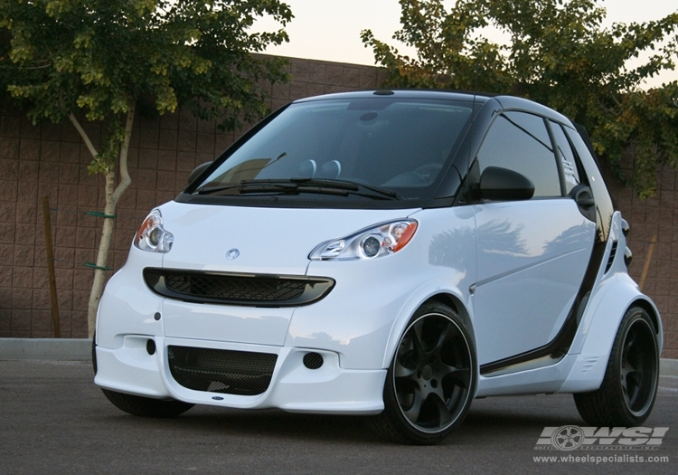 2009 Smart Fortwo with 17" Lorinser Speedy in Matte Black wheels