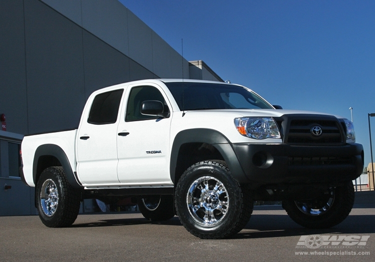2007 Toyota Tacoma with 18" Ballistic Off Road 811-Hostel in Chrome wheels