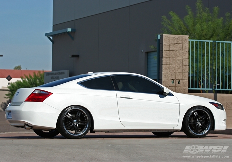 2008 Honda Accord with 20" Vossen VVS-078 in Black (DISCONTINUED) wheels