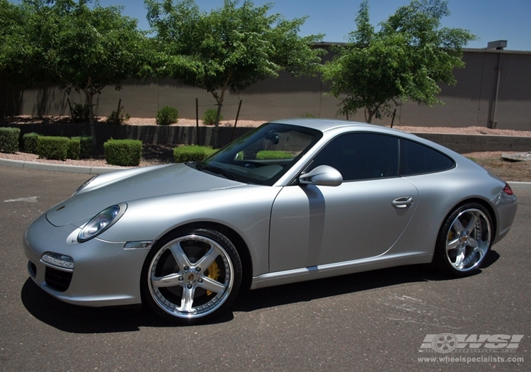 2009 Porsche 911 with 20" Maya DLS in Chrome wheels