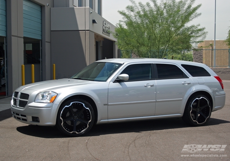 2007 Dodge Magnum with 22" Giovanna Dalar-5 in Machined Black wheels