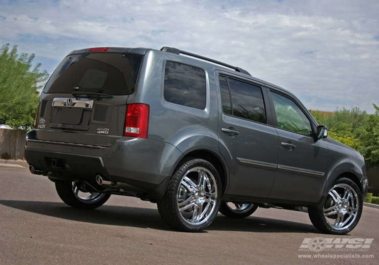 2009 Honda Pilot with 22" Giovanna Cuomo in Chrome wheels